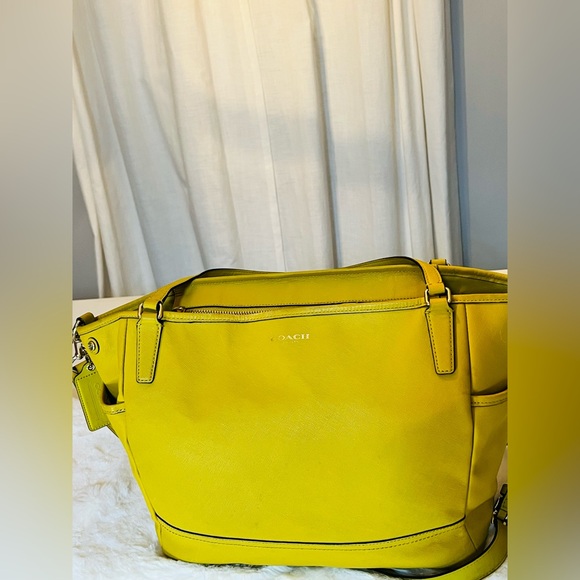COACH-Vibrant‎ Yellow Tote Bag-Fair Condition -PLEASE READ DESCRIPTION - Picture 3 of 16